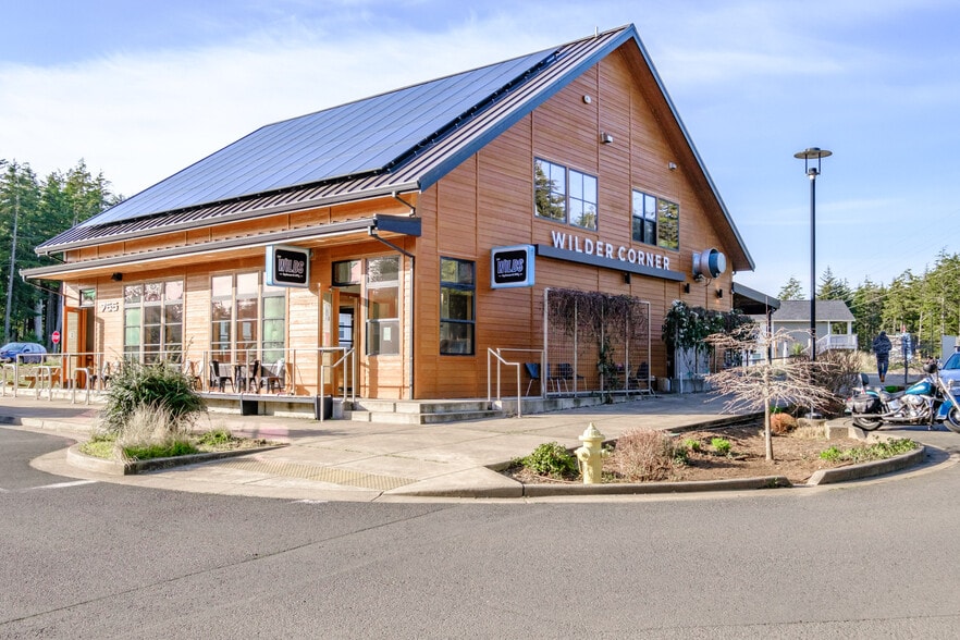 755 SE College Way, Newport, OR for sale - Building Photo - Image 1 of 24
