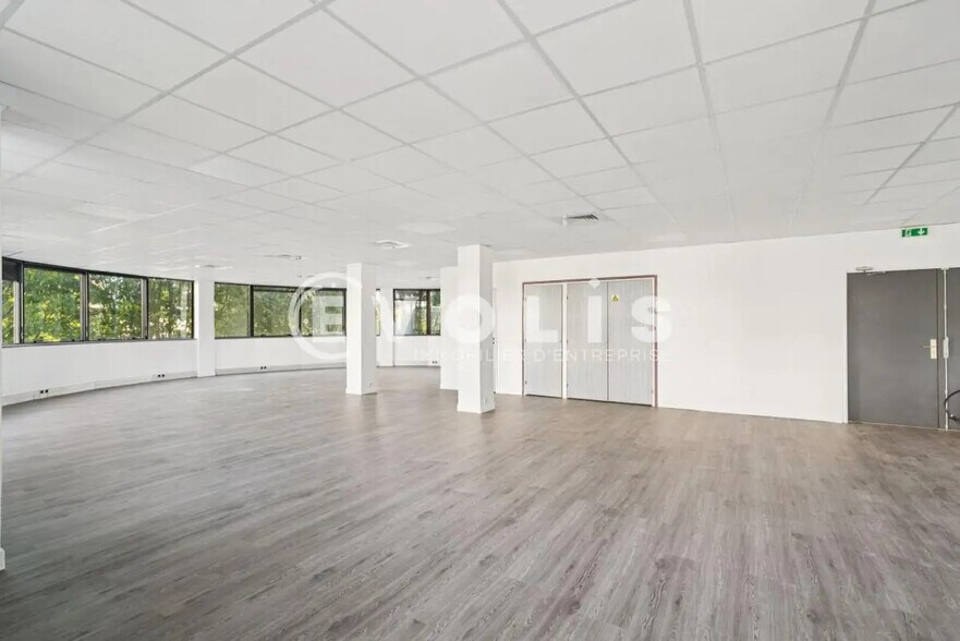 Flex in Noisy-le-Grand for lease - Building Photo - Image 3 of 14