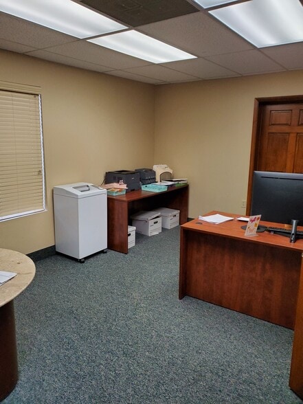 6327 Molloy Rd, East Syracuse, NY for lease - Building Photo - Image 3 of 18