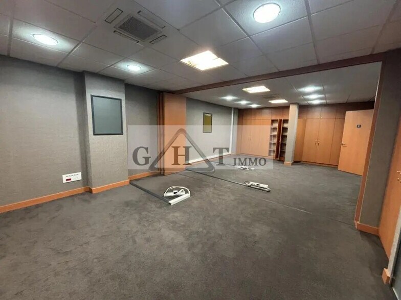 Retail in Saint-Maur-des-Fossés for lease - Interior Photo - Image 2 of 8