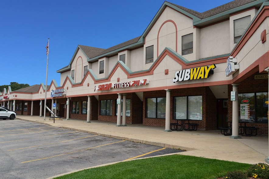 720-750 Northwest Hwy, Fox River Grove, IL for lease - Building Photo - Image 1 of 3