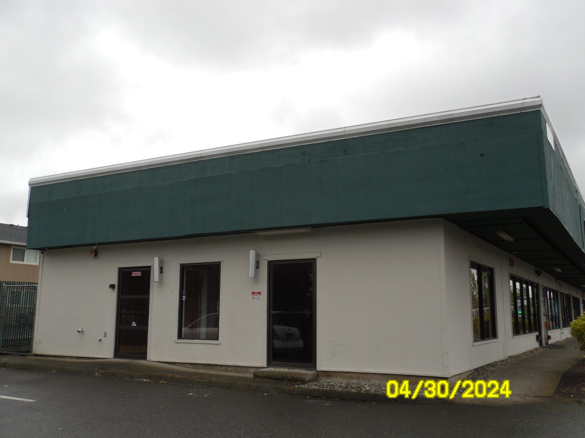 10214-10304 SE Mill Plain Blvd, Vancouver, WA for lease Building Photo- Image 1 of 1