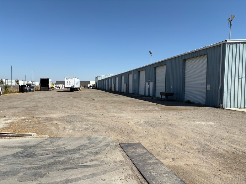 4807 Airport Way, Stockton, CA for lease - Building Photo - Image 2 of 2