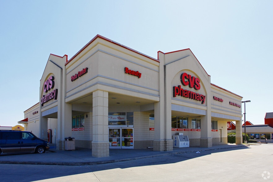 9285 Culebra Rd, San Antonio, TX for lease - Primary Photo - Image 1 of 4