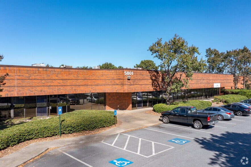5801 Goshen Springs Rd, Norcross, GA for lease - Primary Photo - Image 1 of 6