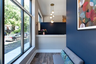 2559 N Southport Ave, Chicago, IL for lease Building Photo- Image 1 of 8