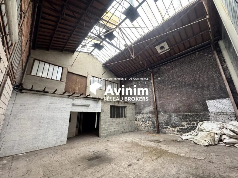 Industrial in Saint-Denis for sale - Interior Photo - Image 1 of 7