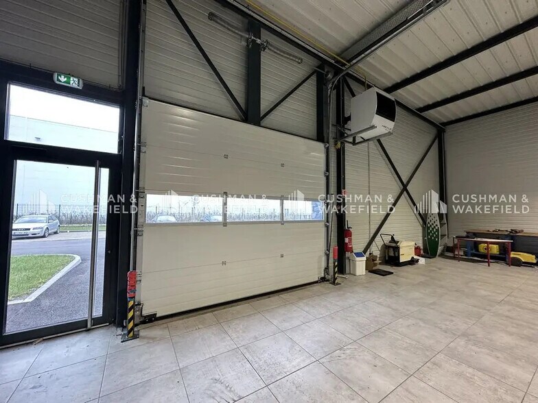 Flex in Eschau for lease - Interior Photo - Image 2 of 8