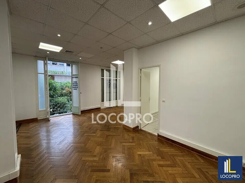 Office in Nice for lease - Interior Photo - Image 3 of 12