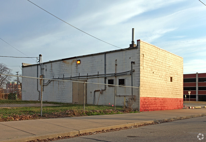 2903-2919 Trumbull St, Detroit, MI for sale - Building Photo - Image 3 of 7