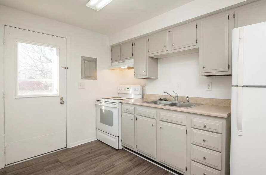 802 S Main St, Franklin, OH for sale - Building Photo - Image 1 of 1