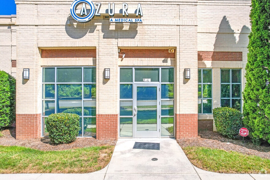 2540 Arrowood Rd, Charlotte, NC for sale - Building Photo - Image 2 of 4