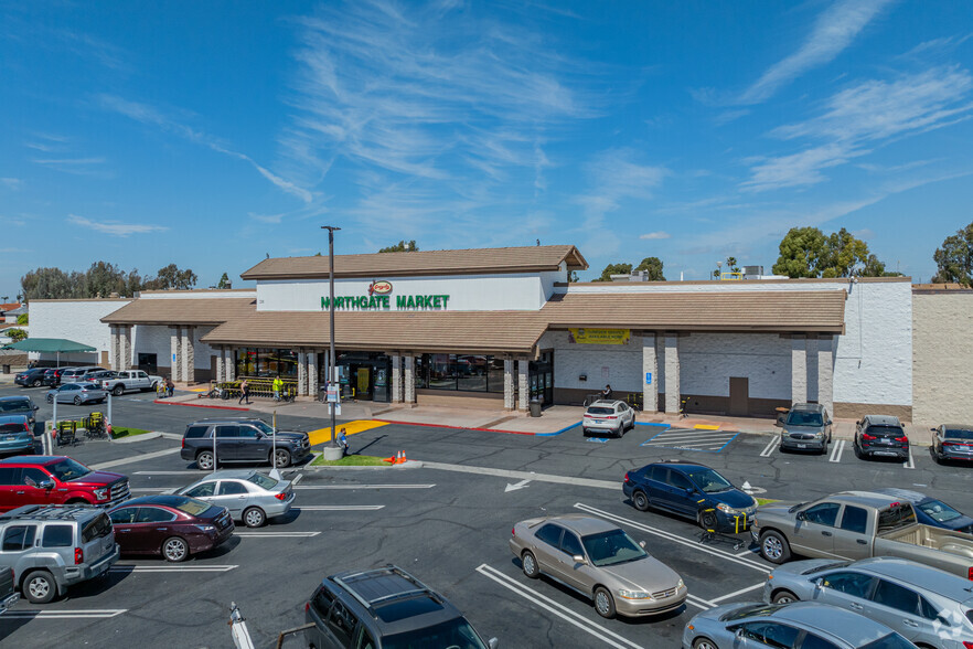 4001-4101 W 1st St, Santa Ana, CA for lease - Building Photo - Image 2 of 8