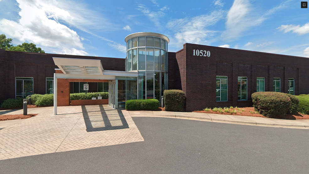 10520 Park Rd S, Charlotte, NC for lease - Building Photo - Image 1 of 9