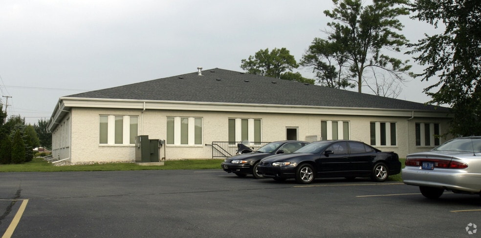 1000 W Saint Joseph St, Lansing, MI for lease - Building Photo - Image 3 of 28