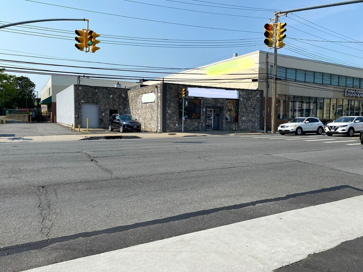 Valley Stream Ny Sears Bomb Threat 1986 250 W Merrick Rd, Valley Stream, NY 11580 | LoopNet