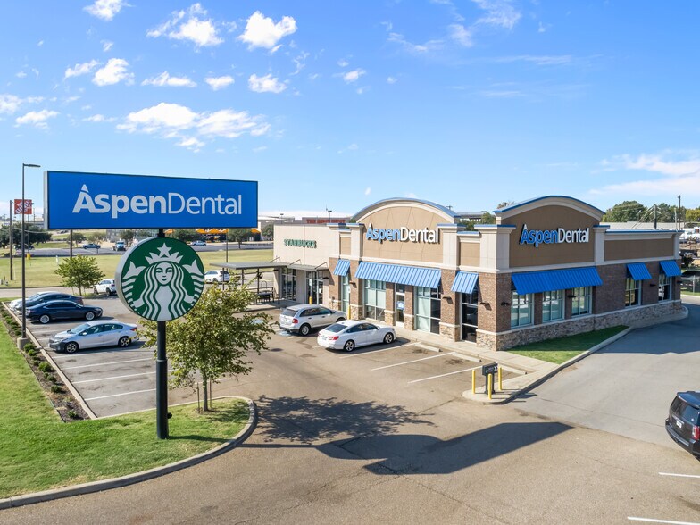 2402 S Jefferson Ave, Mount Pleasant, TX for sale - Primary Photo - Image 1 of 1