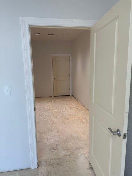 2403 Galveston Ave, Pearland, TX for lease - Building Photo - Image 3 of 9