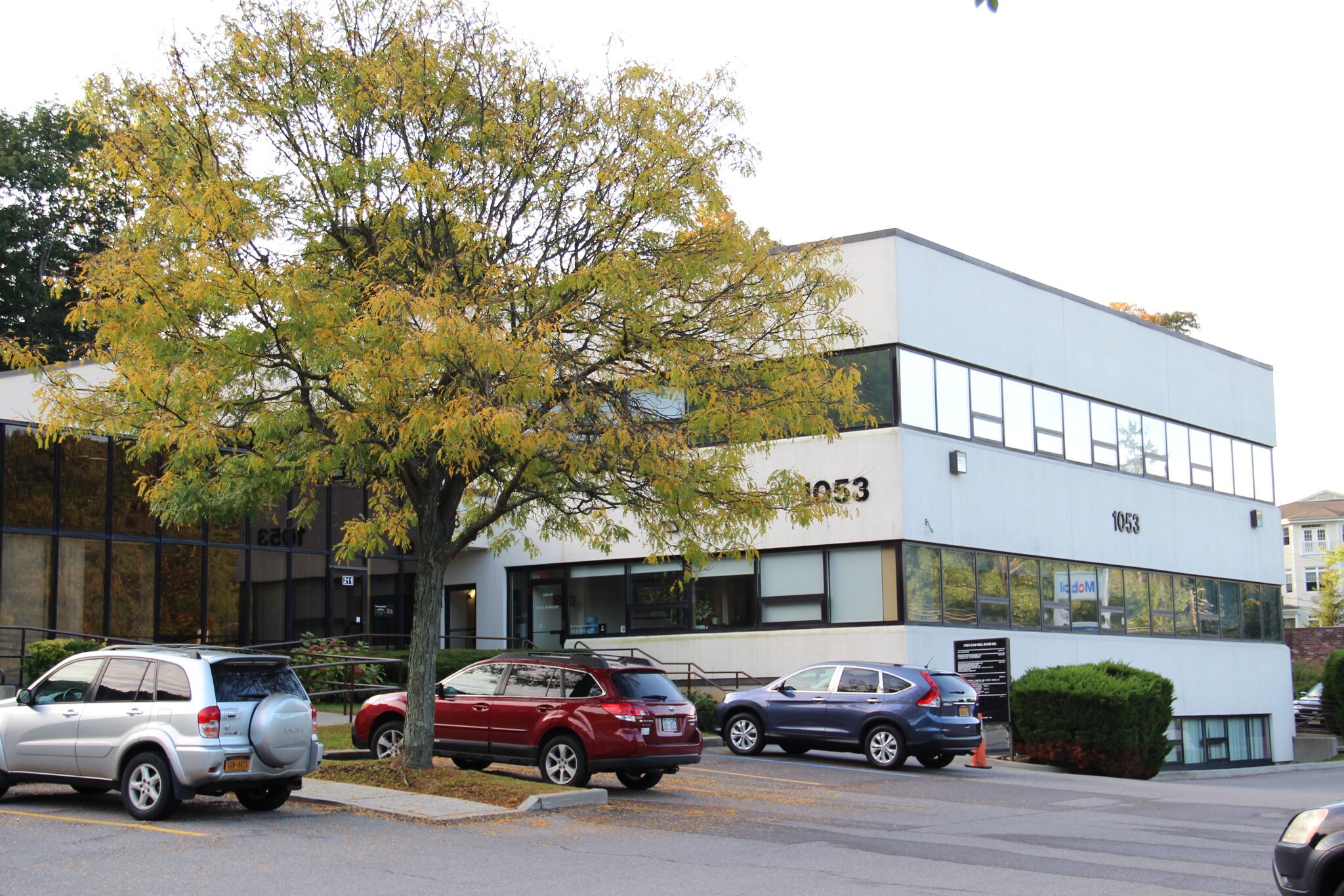 1053-1055 Saw Mill River Rd, Ardsley, NY for lease Primary Photo- Image 1 of 7