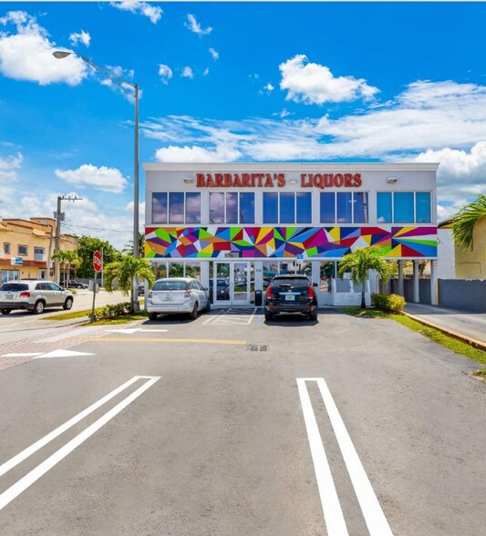 Barbarita's Liquor Dis Wholesale. portfolio of 3 properties for sale on LoopNet.com - Building Photo - Image 1 of 8