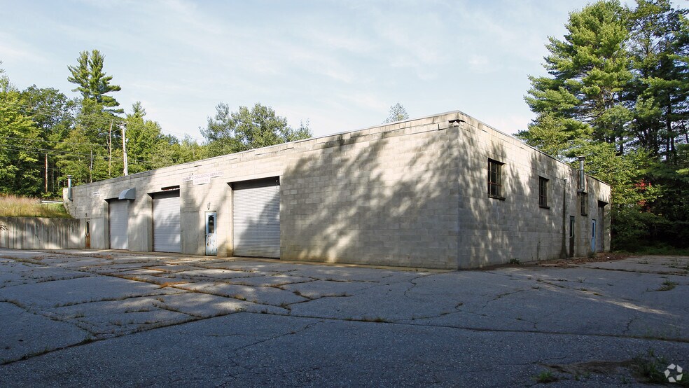 257 Route 11, Farmington, NH for sale - Primary Photo - Image 1 of 1