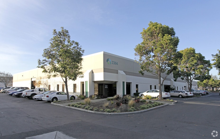 2340-2380 W Winton Ave, Hayward, CA for lease - Building Photo - Image 3 of 11