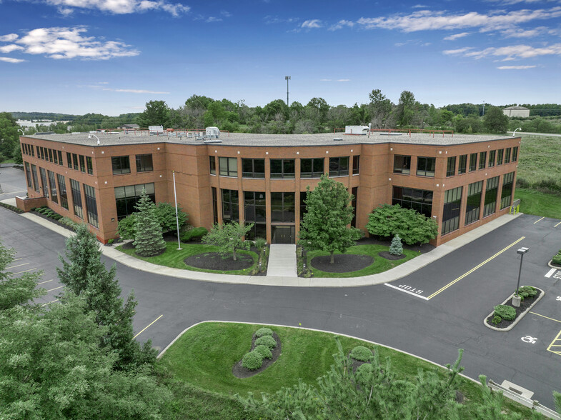 600 Willowbrook Office Park, Fairport, NY for lease - Building Photo - Image 1 of 8