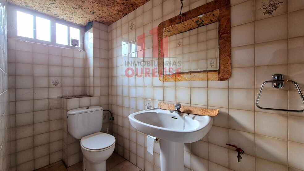 Retail in Ourense, Orense for lease - Building Photo - Image 3 of 8