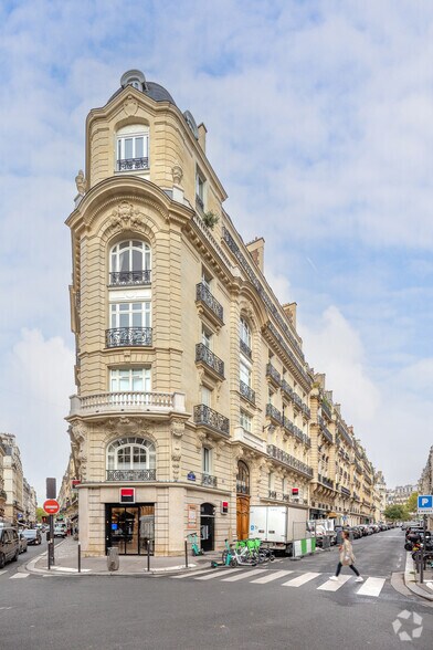 16 Rue Dupont Des Loges, Paris for lease - Building Photo - Image 2 of 4