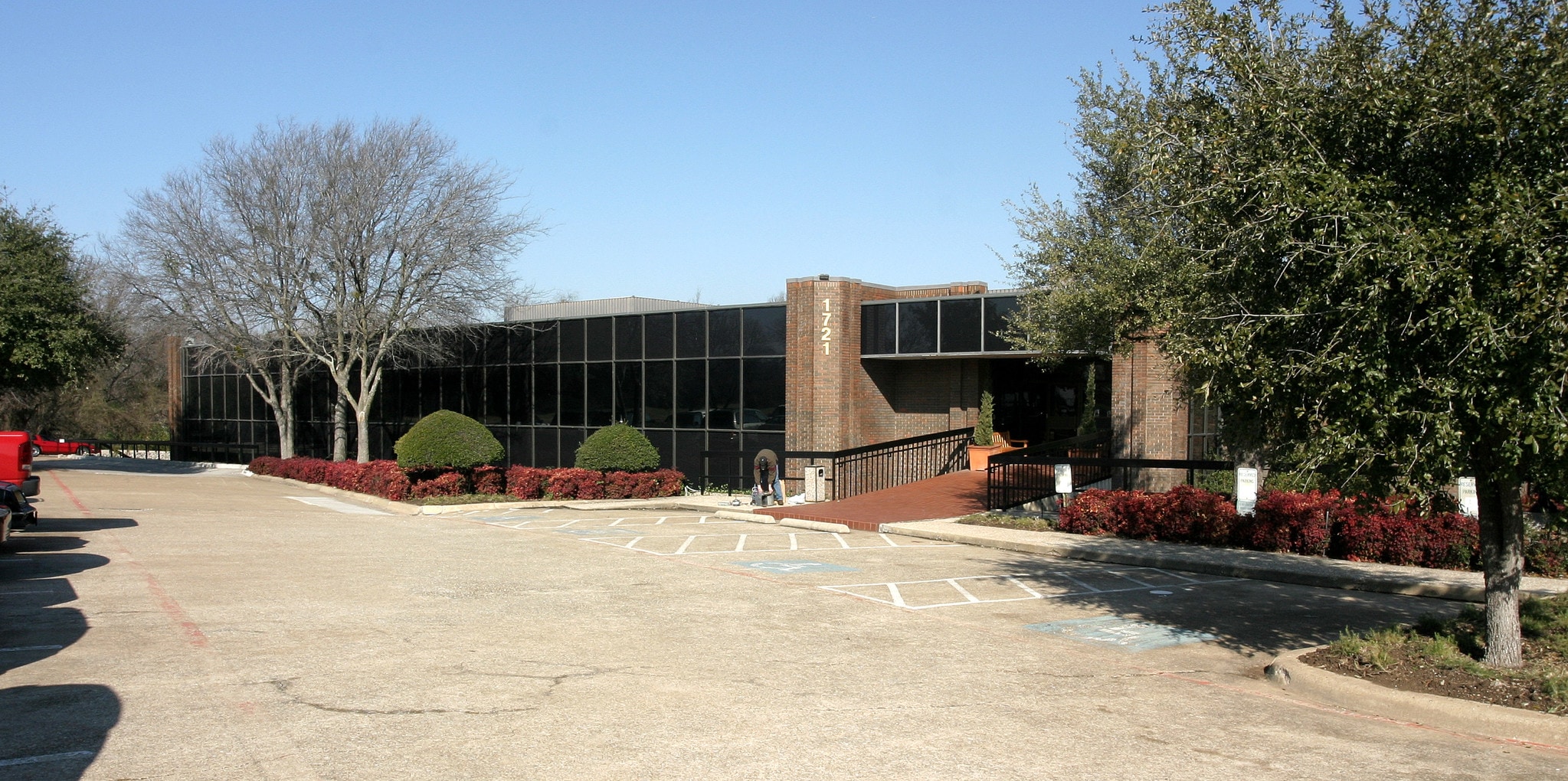 1721 W Plano Pky, Plano, TX for lease Building Photo- Image 1 of 15