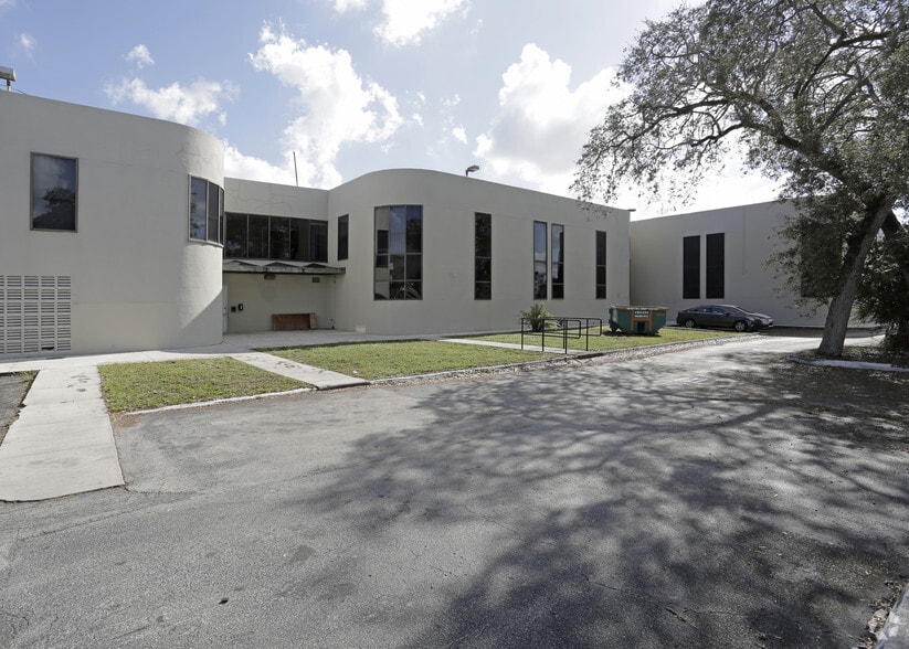 16320 NW 2nd Ave, Miami, FL for sale - Primary Photo - Image 1 of 1