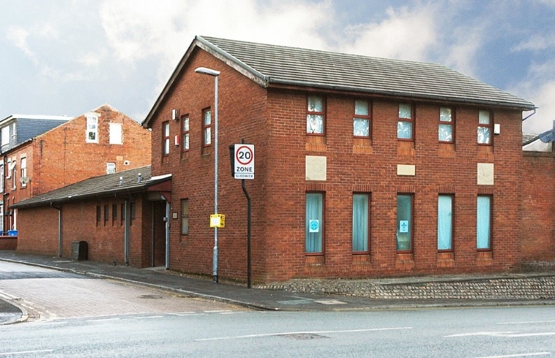 12 Glodwick Rd, Oldham for sale Primary Photo- Image 1 of 1