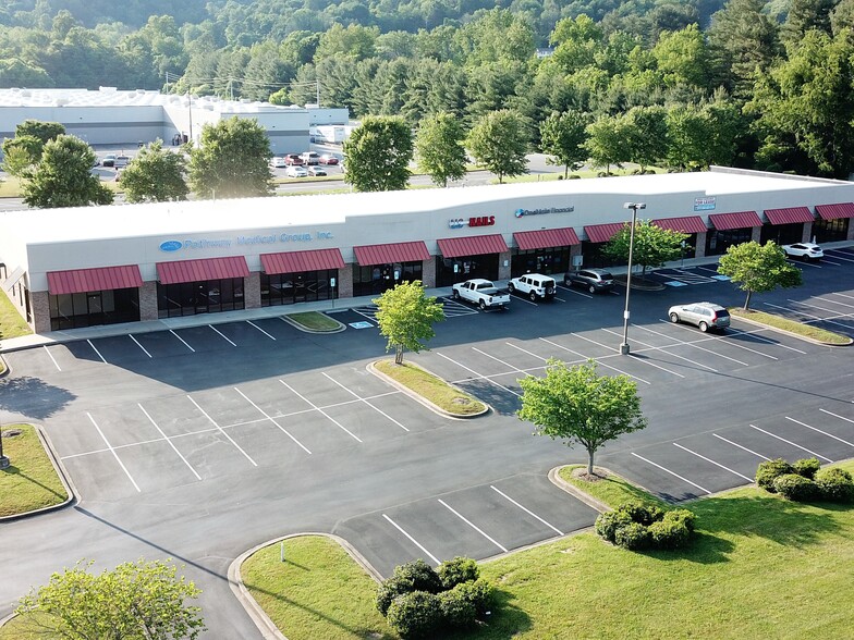 2120 Volunteer Pkwy, Bristol, TN for lease - Primary Photo - Image 1 of 2