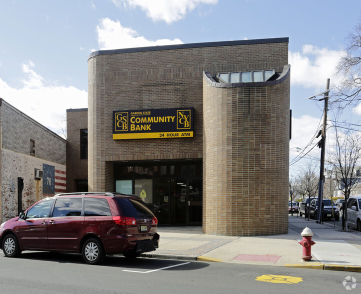 171-173 Broadway, Bayonne, NJ for sale - Primary Photo - Image 1 of 5