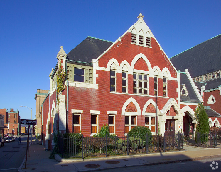 100 Rock St, Fall River, MA for sale - Building Photo - Image 1 of 4