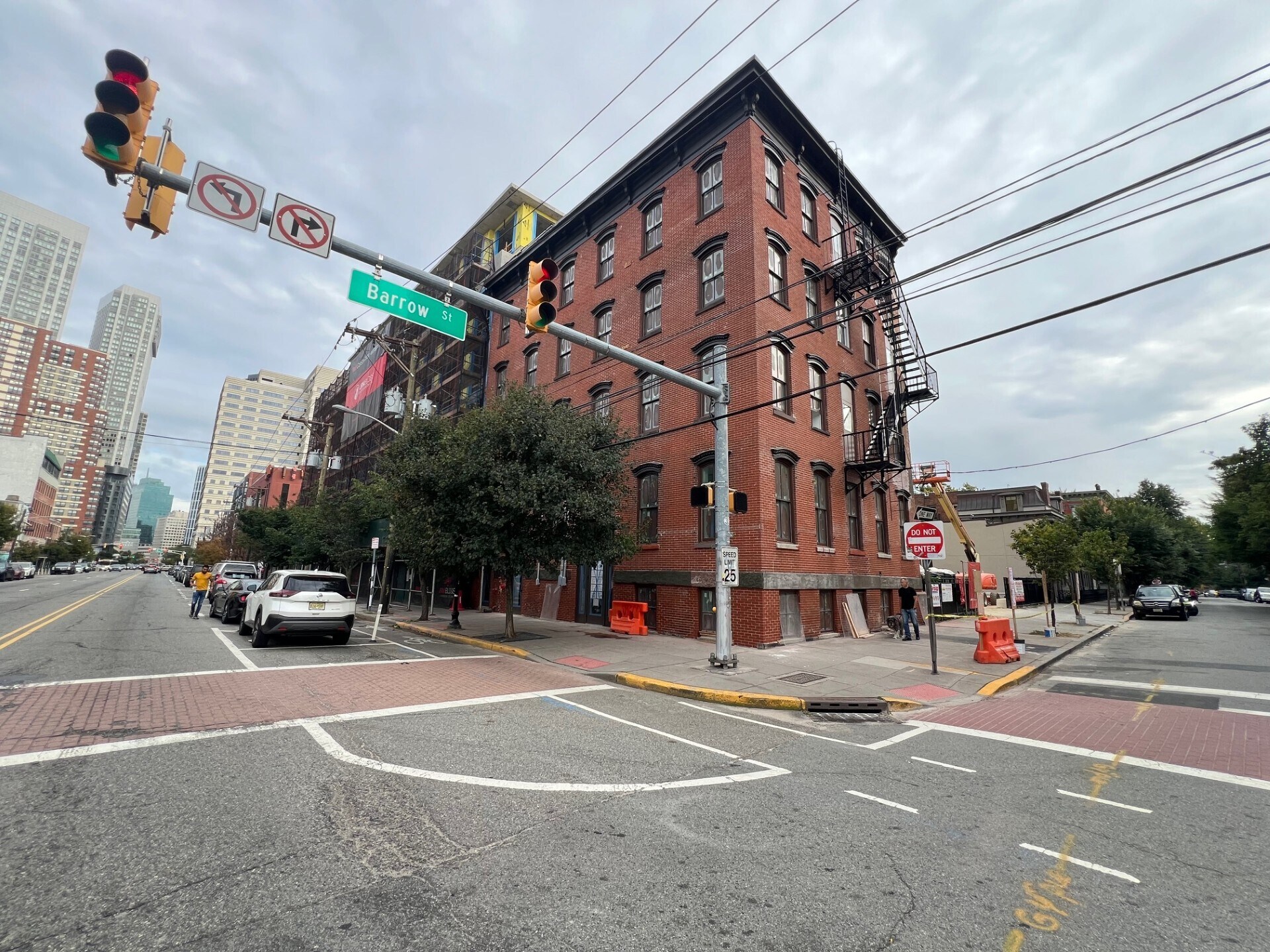 141 Christopher Columbus Dr, Jersey City, NJ for sale Primary Photo- Image 1 of 1