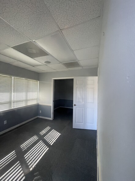 12610 World Plaza Ln, Fort Myers, FL for lease - Interior Photo - Image 3 of 4