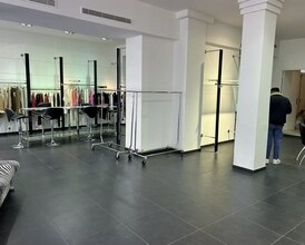 Rue Du Croissant, Paris for lease Interior Photo- Image 1 of 3