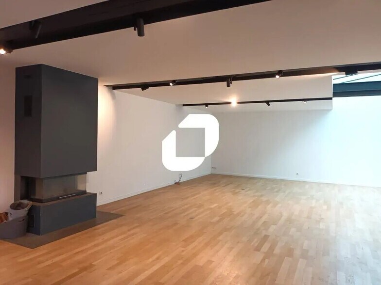 Office in Lille for lease - Building Photo - Image 3 of 12