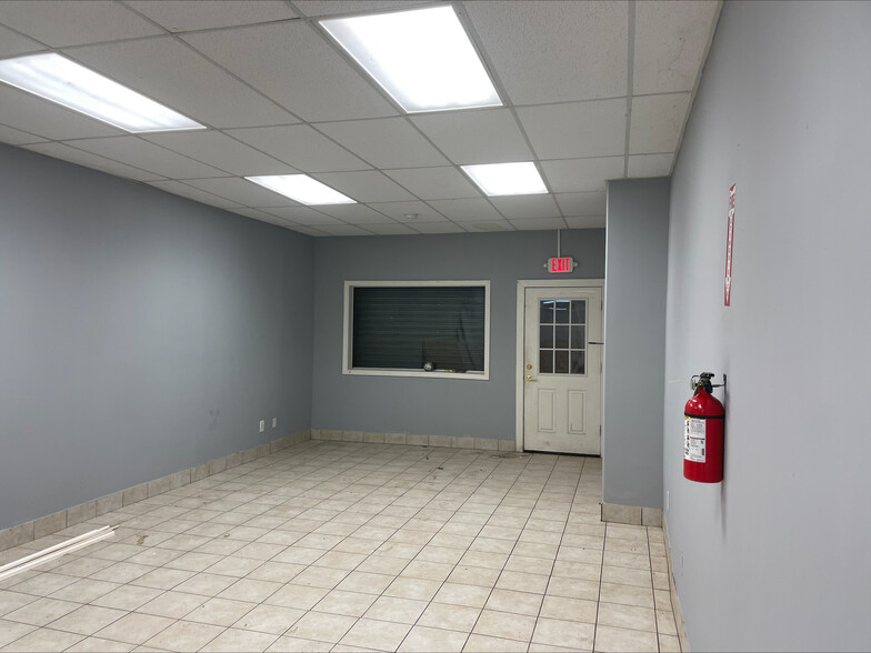 59 Pennsylvania Ave, Newark, NJ for lease - Interior Photo - Image 2 of 3