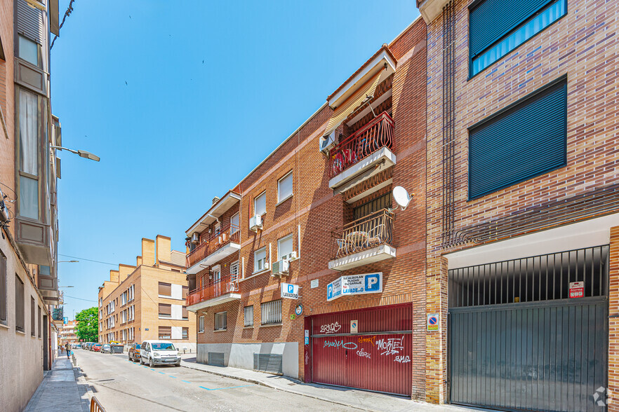 Calle María Zayas, 12, Madrid, Madrid for sale - Building Photo - Image 2 of 2