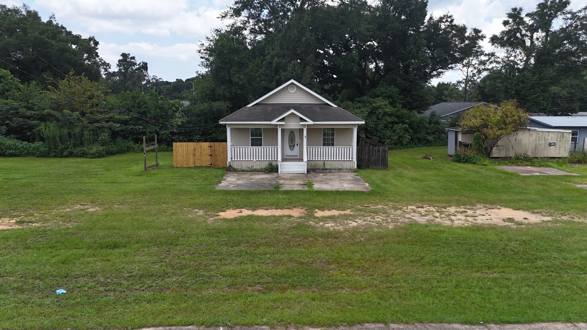 Specialty in Pensacola, FL for sale Primary Photo- Image 1 of 1