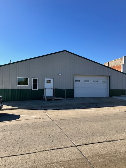 207 E Main St, Hartington, NE for sale - Building Photo - Image 2 of 5