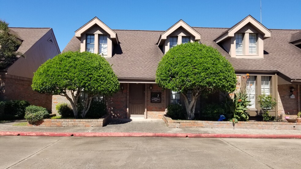 6910 Bellaire Blvd, Houston, TX for sale - Building Photo - Image 1 of 1