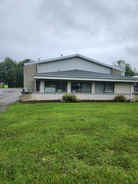 8240-8244 Embury Rd, Grand Blanc, MI for sale - Building Photo - Image 1 of 4