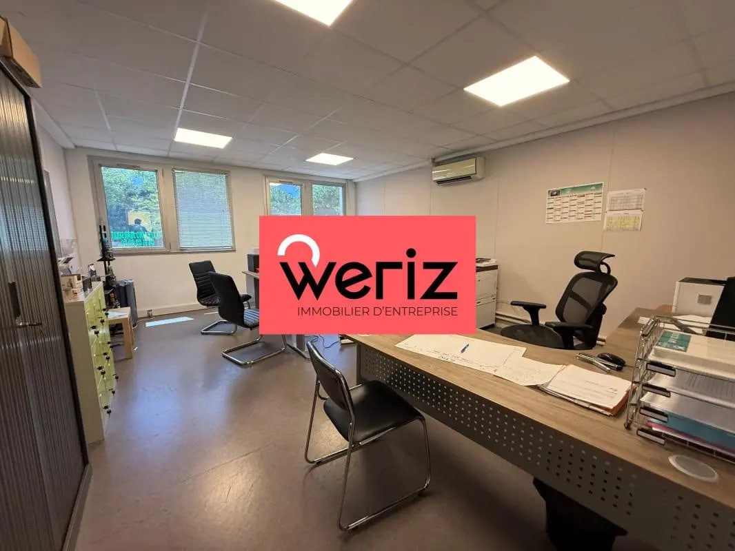 Office in Marseille for lease Interior Photo- Image 1 of 5