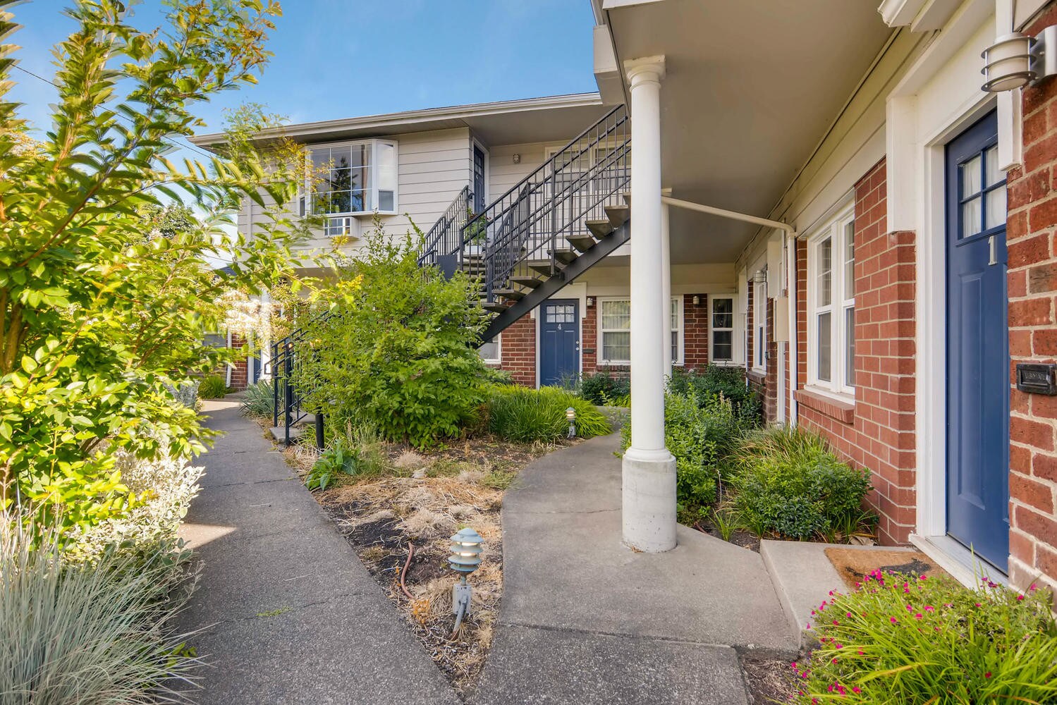 565 N Rosa Parks Way, Portland, OR for sale Building Photo- Image 1 of 1