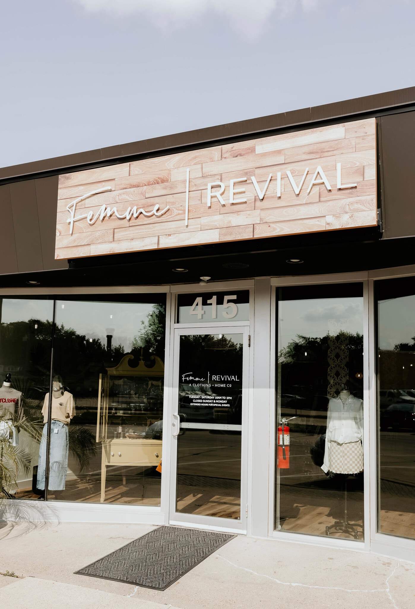 411-415 5th St, West Des Moines, IA for lease Building Photo- Image 1 of 4