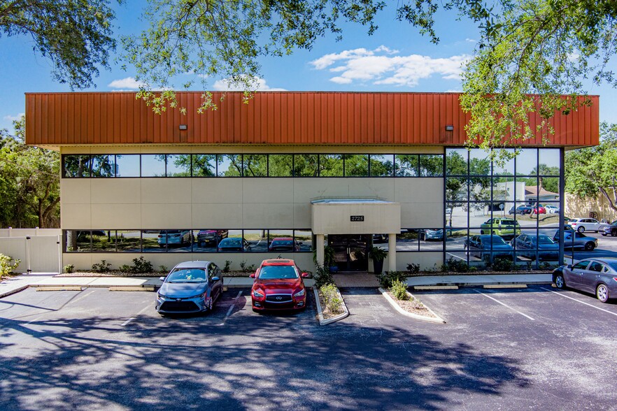 2725 Center Pl, Melbourne, FL for sale - Building Photo - Image 2 of 52