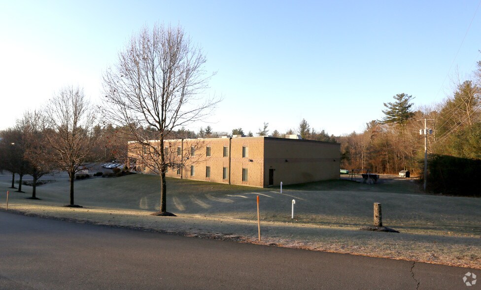 2 Industrial Way, Atkinson, NH for sale - Primary Photo - Image 1 of 1